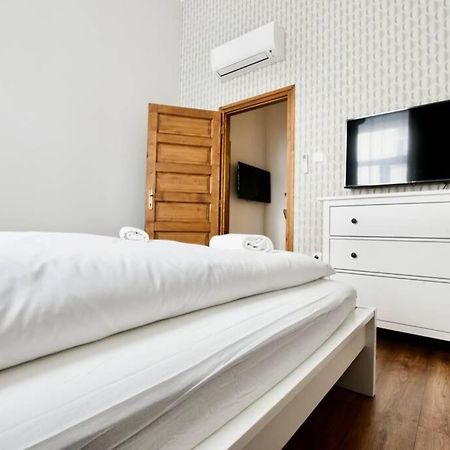 Premium Apartment By Hi5 - Central 3 Bedroom Budapeste Exterior foto